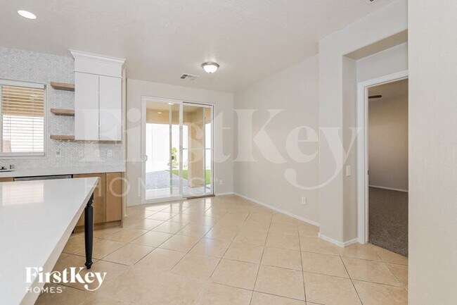 Building Photo - 2580 Lockerbie St