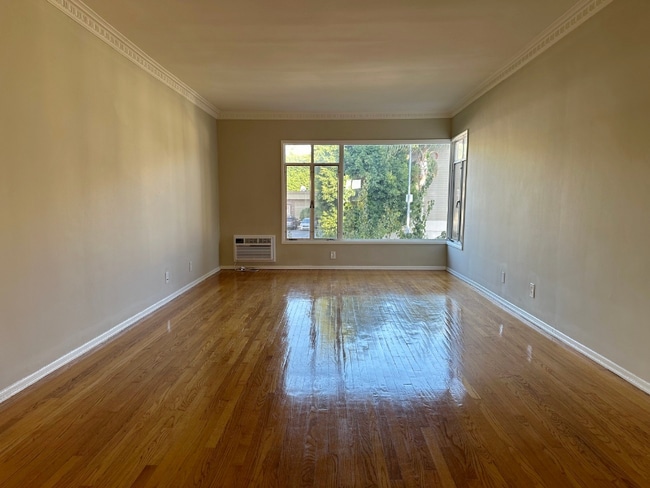 Building Photo - 4700 Los Feliz Blvd
