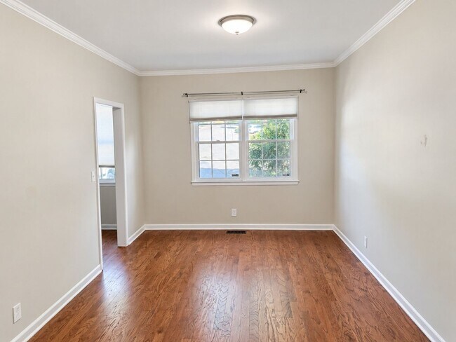 Building Photo - 229 Westchase Dr