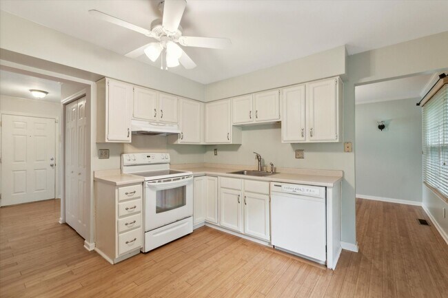 Building Photo - Single Family Home for Rent in Downingtown...