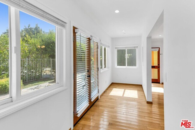 Building Photo - 1134 Euclid St