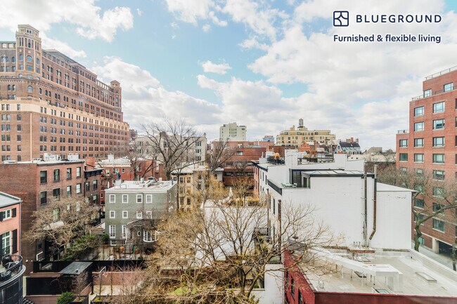 Foto del edificio - 107 Columbia Heights