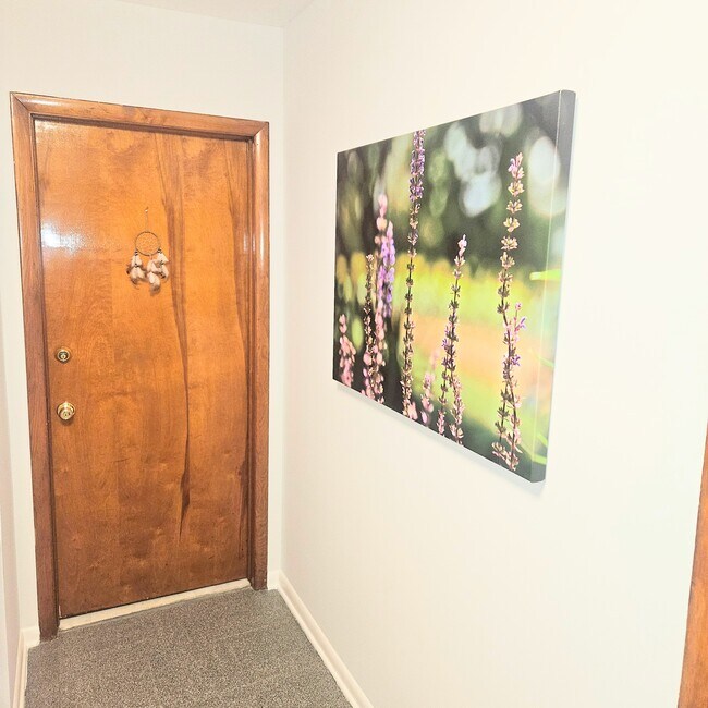 ENTRADA - 109 Rockwell St