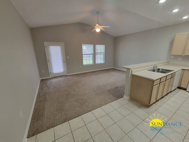 Foto del edificio - Great 2 Bedroom Unit in Santa Rosa!