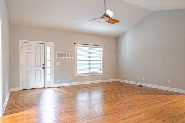 Building Photo - 167 Laurel Oak Ln