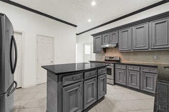 Building Photo - 10535 Emnora Ln
