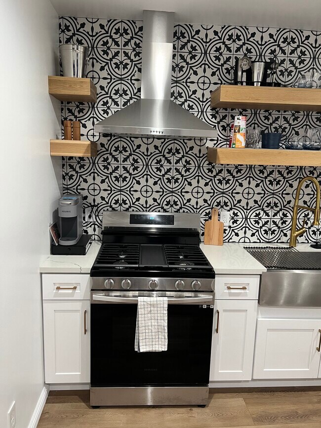 Foto del edificio - 1849 W 49th St