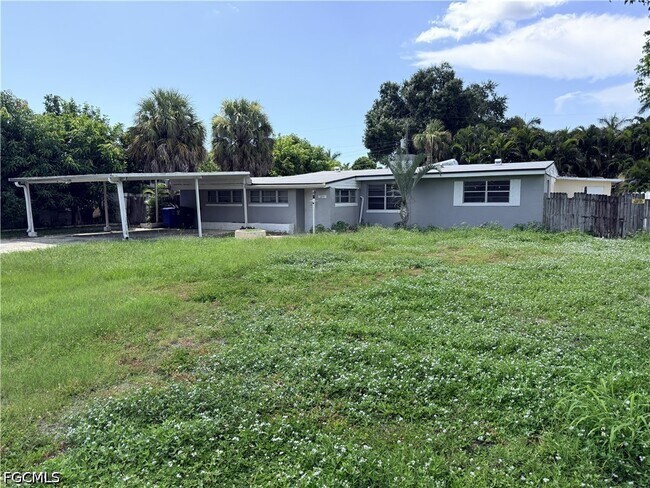 Foto del edificio - 3955 Seminole Ave