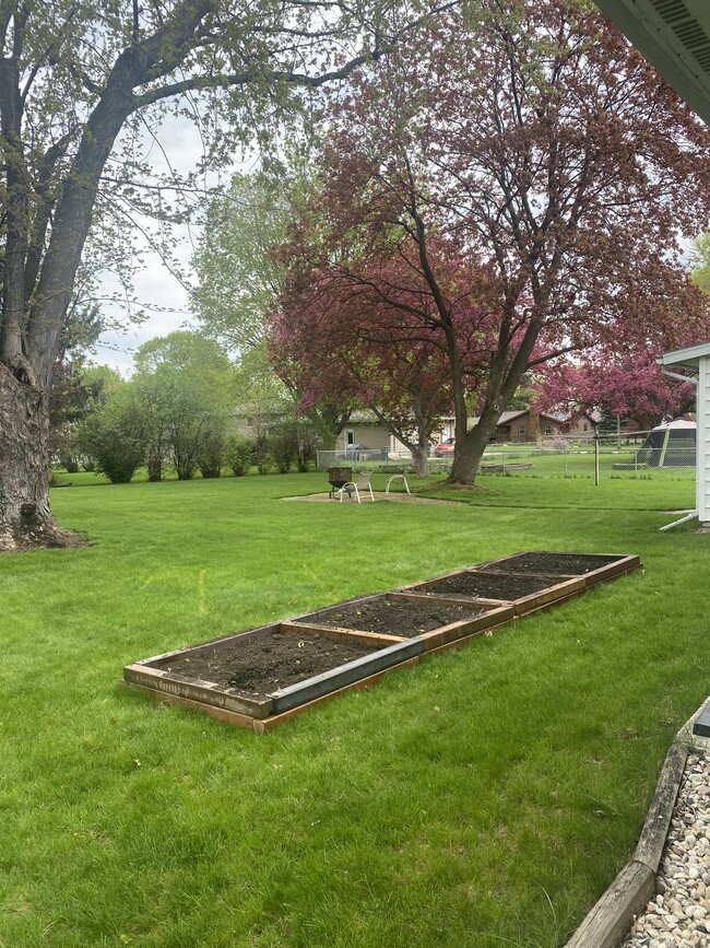 Building Photo - 336 Turner St