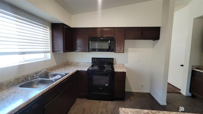 Foto del edificio - 7905 E 44th Ln