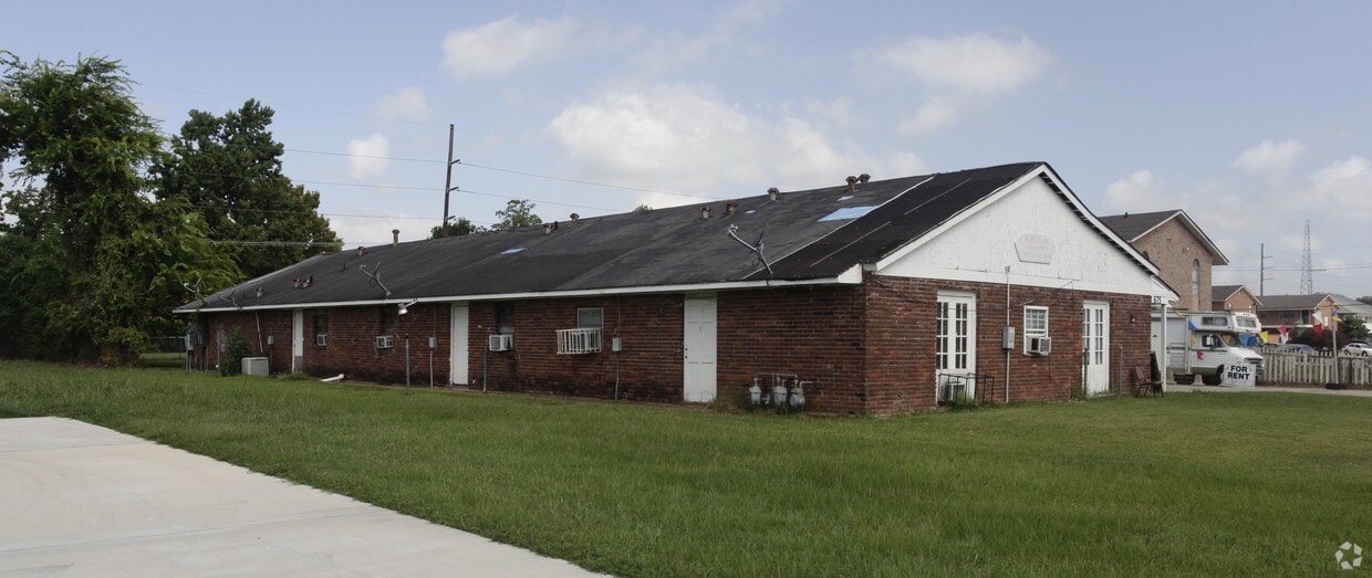 Building Photo - 675 N Carrollton Ave
