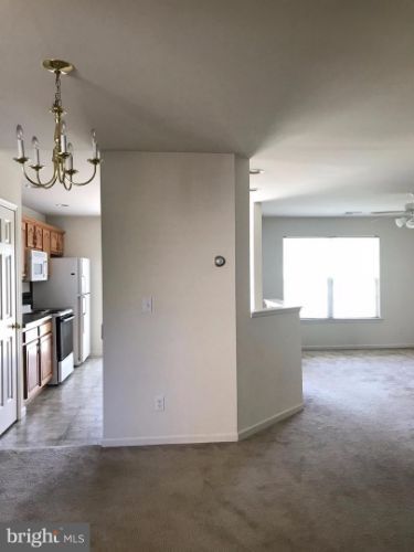 Building Photo - 24 Carousel Cir