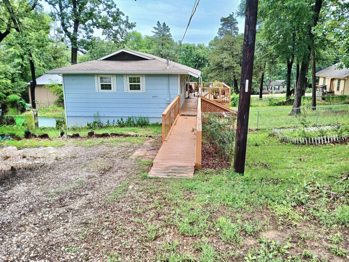 Foto principal - 22675 Lakeway Harbor Dr