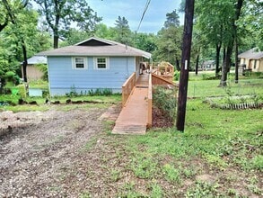 Building Photo - 22675 Lakeway Harbor Dr