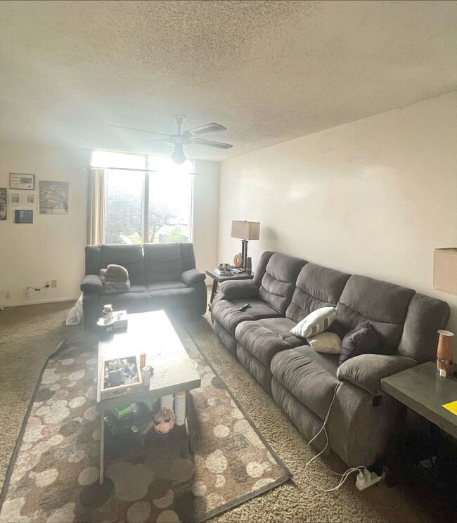 Foto del edificio - Spacious Upper Level 2 Bdrm 1 Bath (Family...