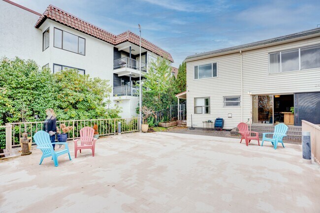Foto del edificio - 2463 8th Ave N