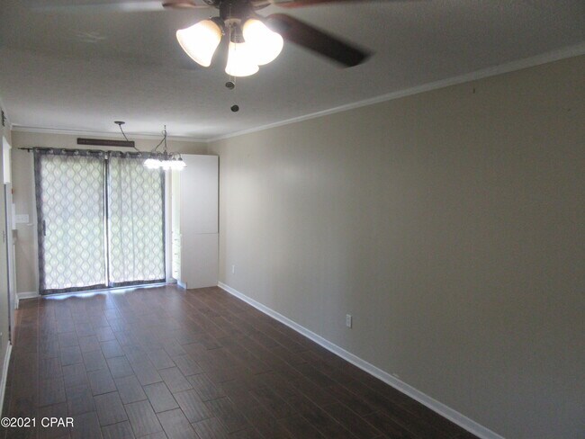 Building Photo - 3022 E Baldwin Rd