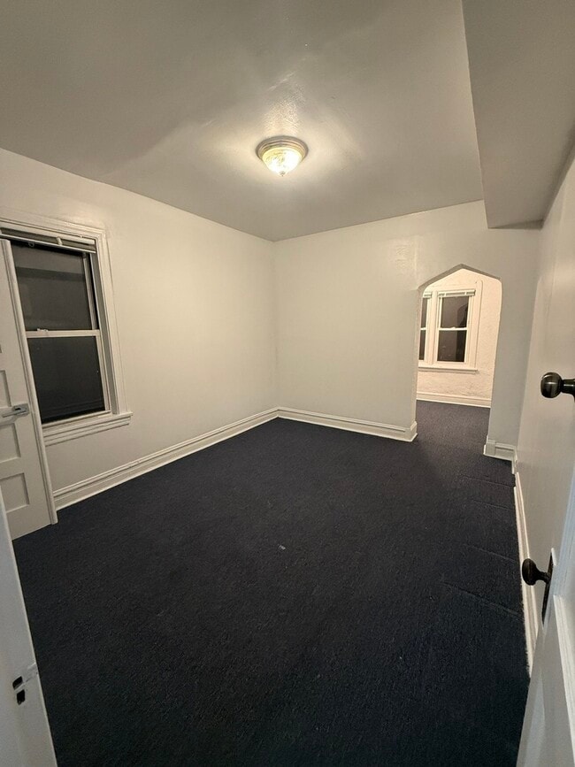 Building Photo - 1707 N Luna Ave