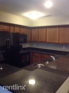 Building Photo - 1317 Esic Dr