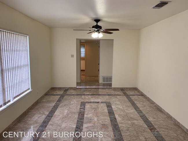 Building Photo - 3 br, 2 bath House - 3130 Manila Dr