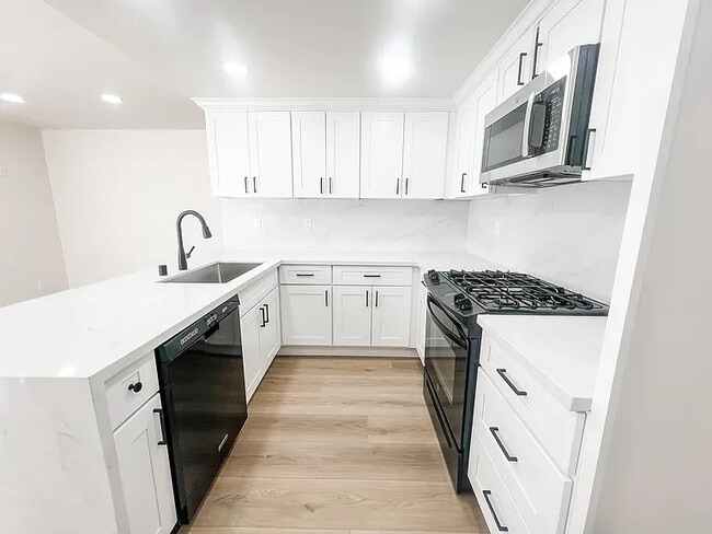 Building Photo - 8212 6th St