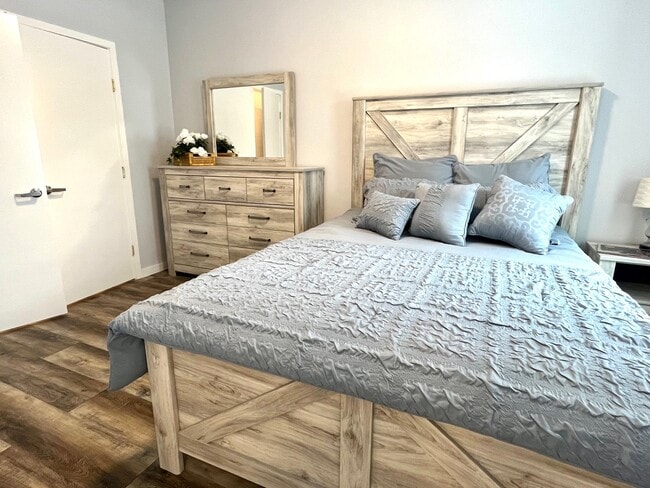 2 Bedroom / Main Bedroom - Gradient Apartments