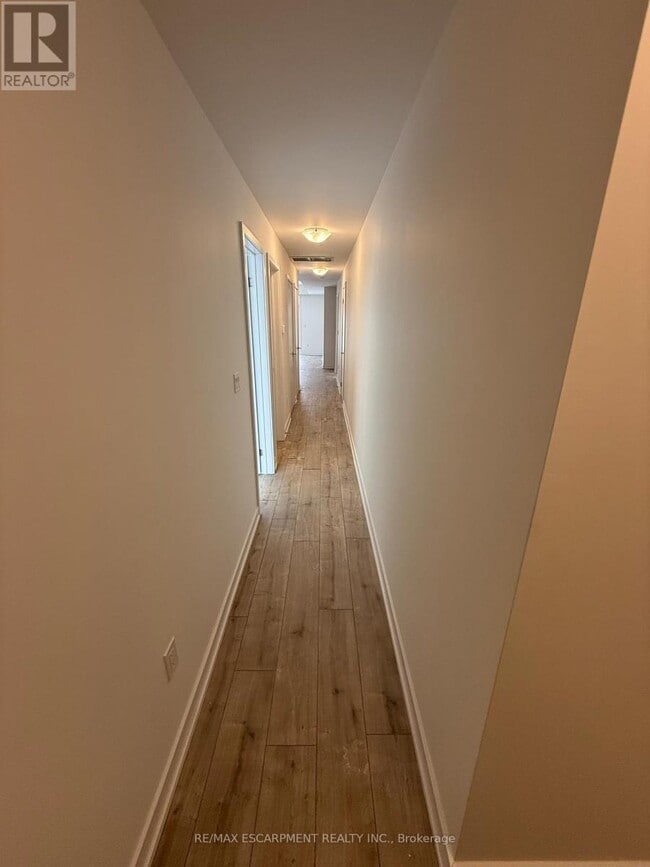 Building Photo - 498 Plains Rd E