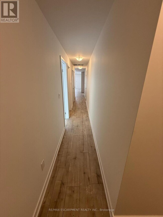 Photo du bâtiment - 498 Plains Rd E