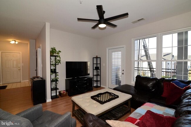 Foto del edificio - 46620 Drysdale Terrace