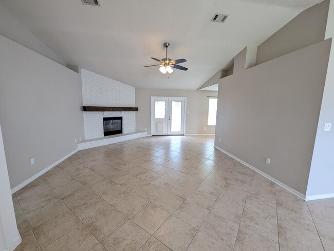 Building Photo - 9516 Brentwood Blvd