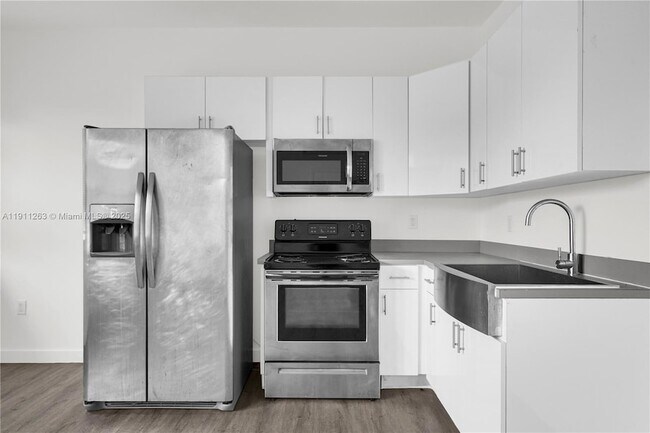 Foto del edificio - 402 NW 12th Ave