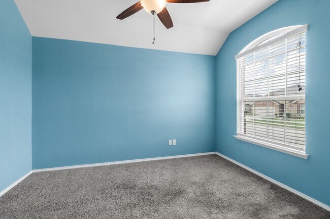 Foto del edificio - Welcome to this charming 3-bedroom, 2-bath...