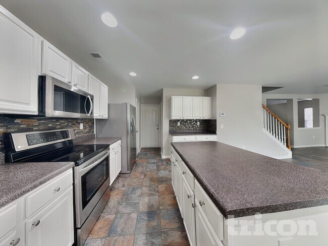 Building Photo - 310 Waterlemon Way