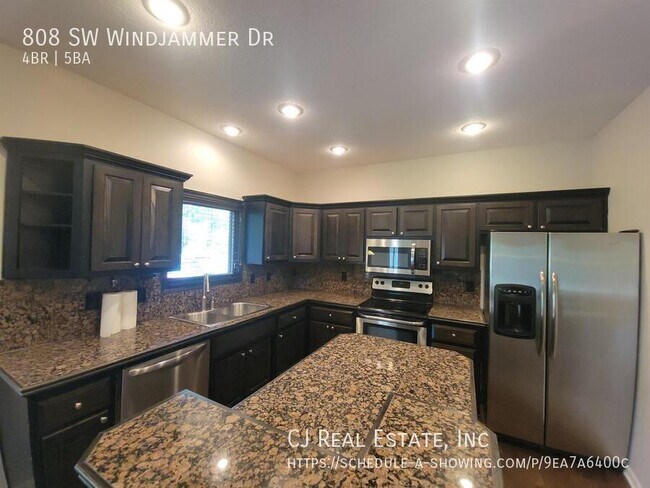 Foto del edificio - 808 SW Windjammer Dr