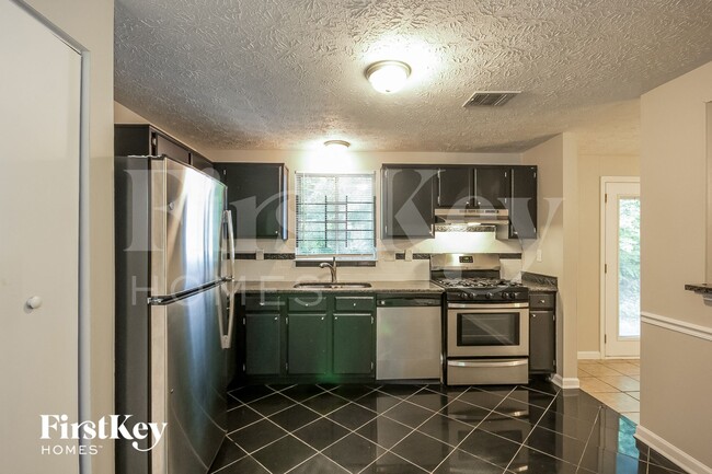 Foto del edificio - 5225 Martins Crossing Rd