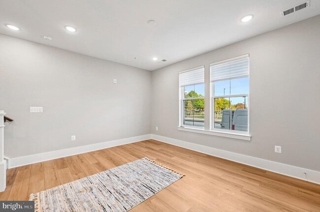 Building Photo - 2506 W Peninsula Dr