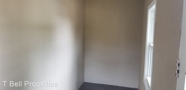 Building Photo - 3 br, 1 bath House - 513 Burlington St.