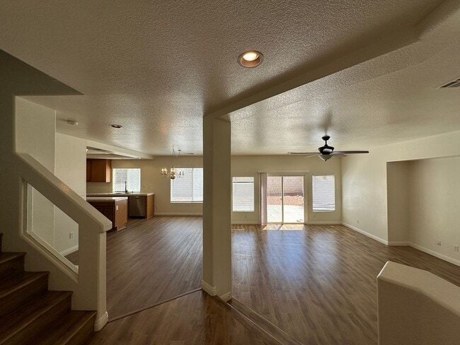 Building Photo - Silverado Court
