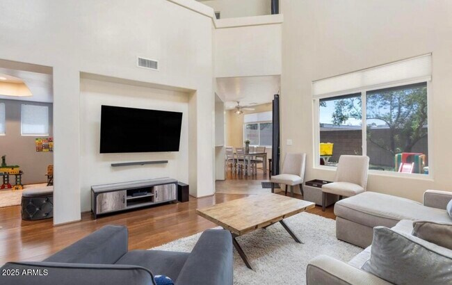 Foto del edificio - 675 N. Encanto Village Way