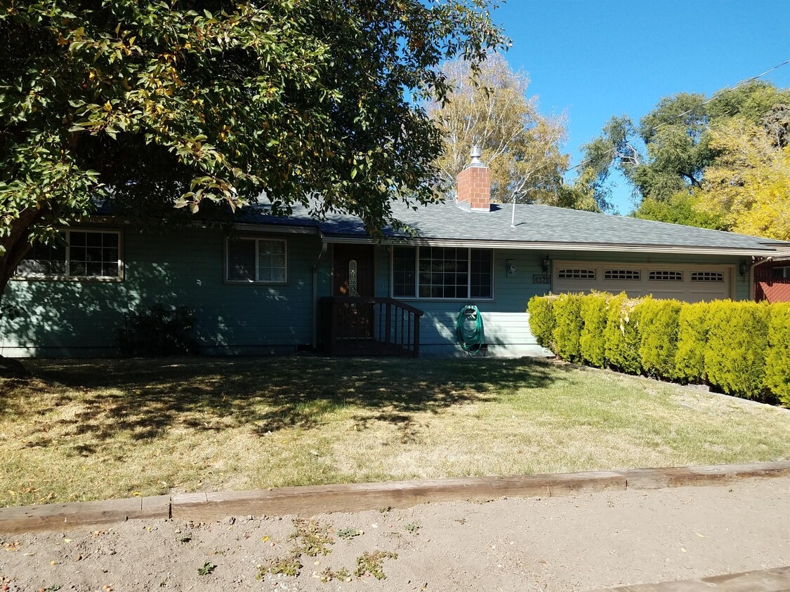 Primary Photo - 4328 Gary St