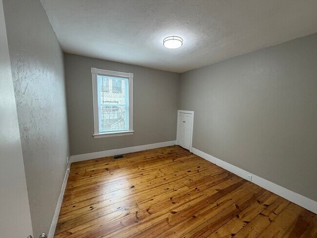 Building Photo - 10 Acton St