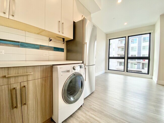 Building Photo - 5550 Bonner Ave North Hollywood, CA 91601