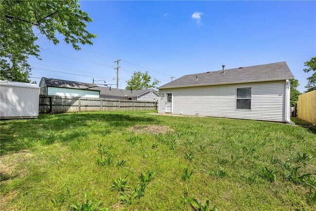Foto del edificio - 2502 Parkcrest Dr