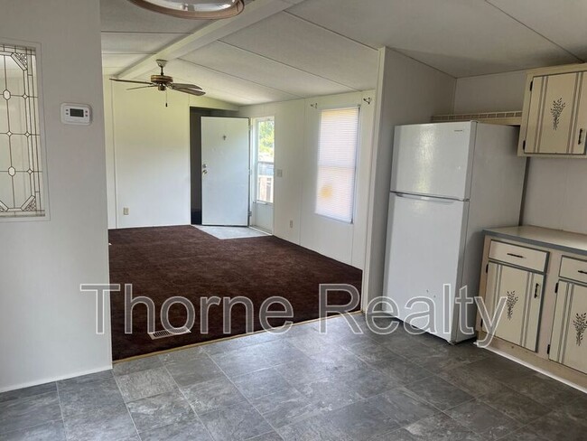 Building Photo - 164 Matts Ln