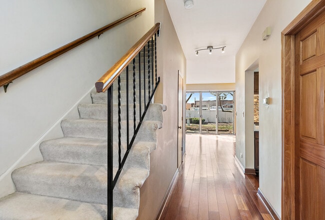 Foto del edificio - 1273 Cranbrook Dr
