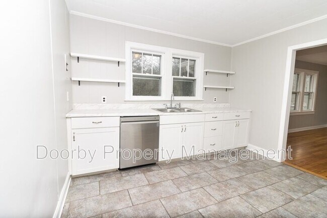 Building Photo - 640 Lupton Dr