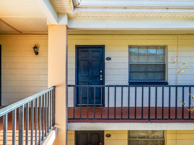 Foto del edificio - 120 S Church Ave