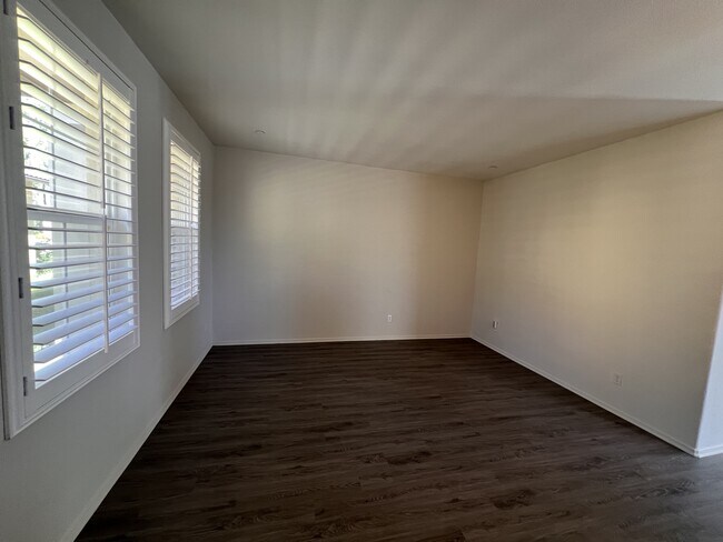 Building Photo - 8090 Cornwall Ct