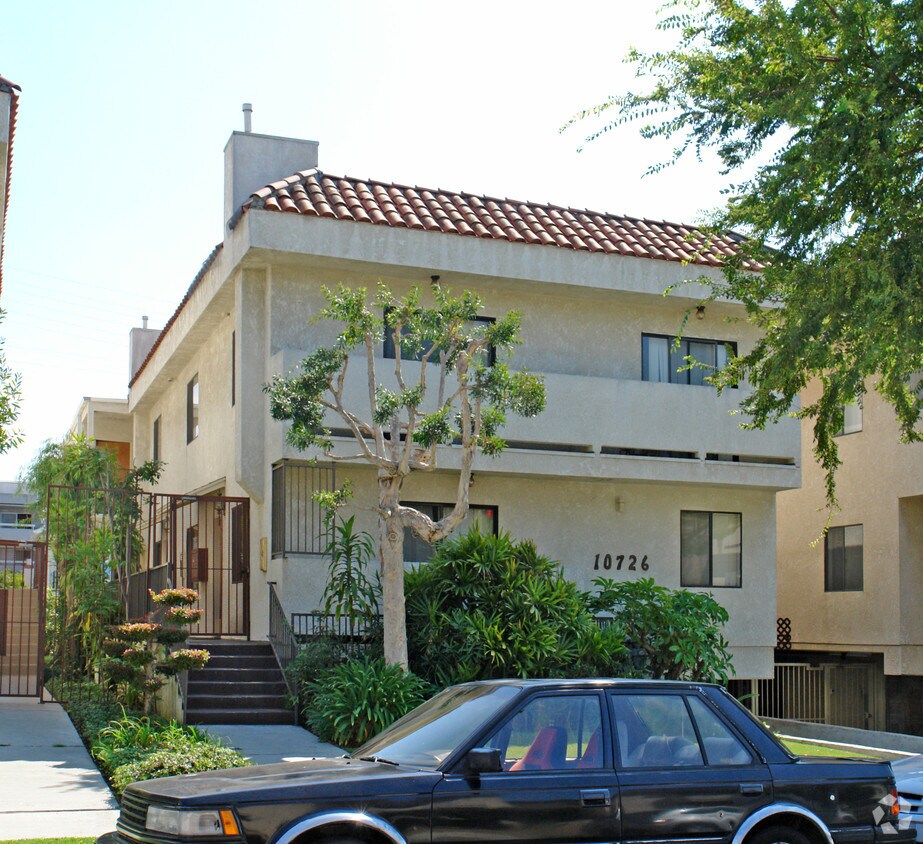 Building Photo - 10726 Lawler St