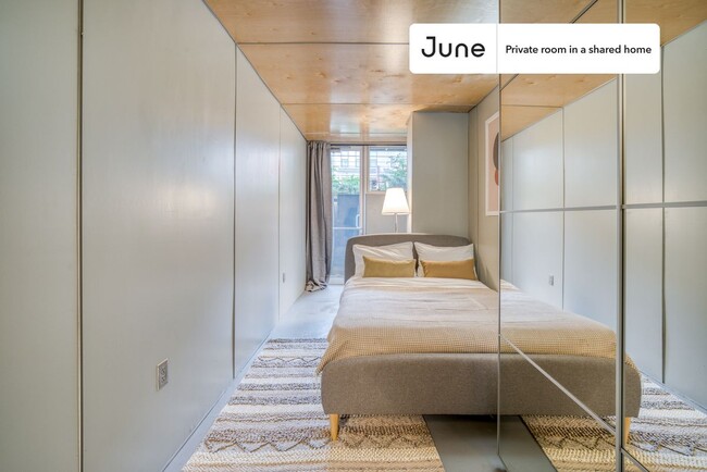 Building Photo - Room in Shared 6 bed/6 bath home